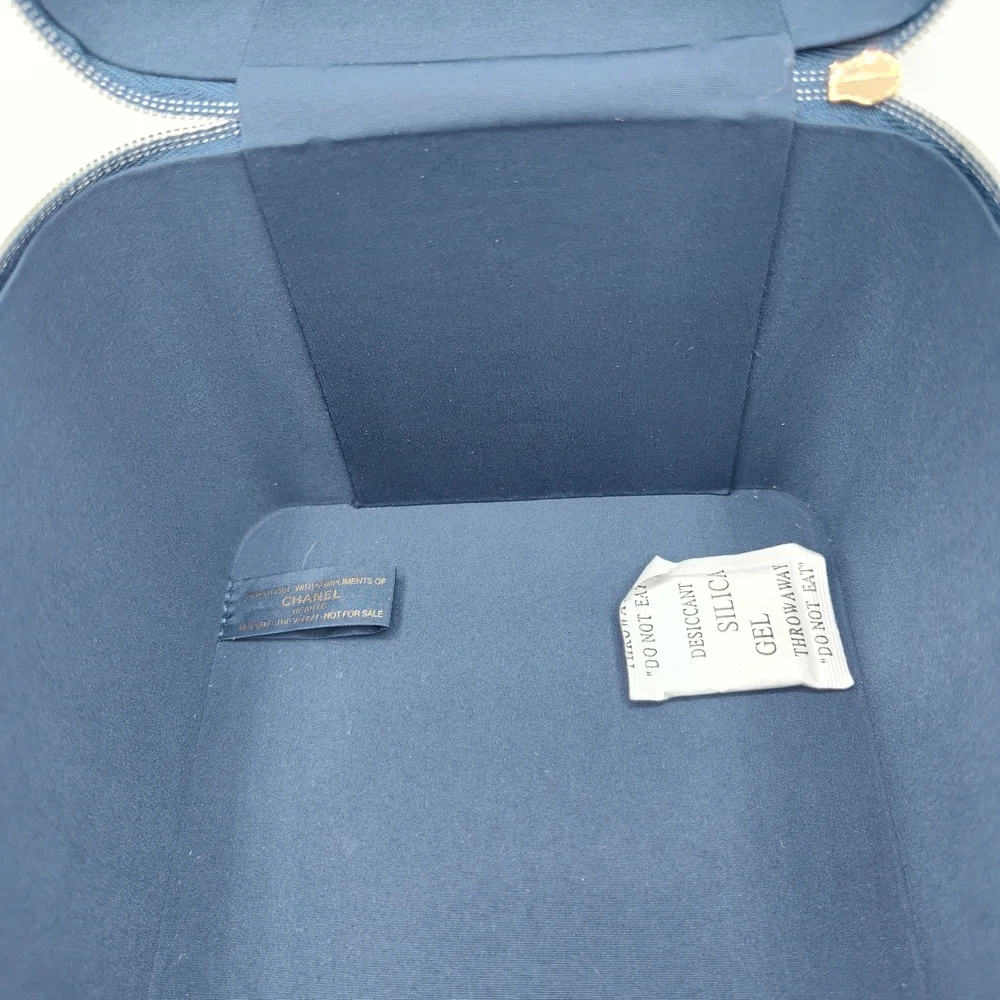 CHANEL Beauté Blue Tweed Vanity Cosmetic Train Case Zippered Beauty Organizer